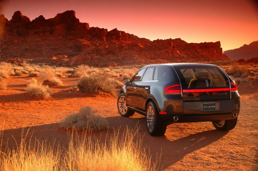  Lincoln Aviator Concept 2004 года  (фото 20 из 37)